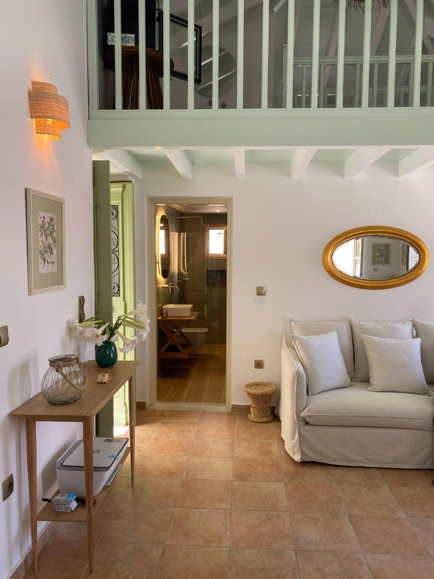 Villa Theoni Chalki Town Extérieur photo