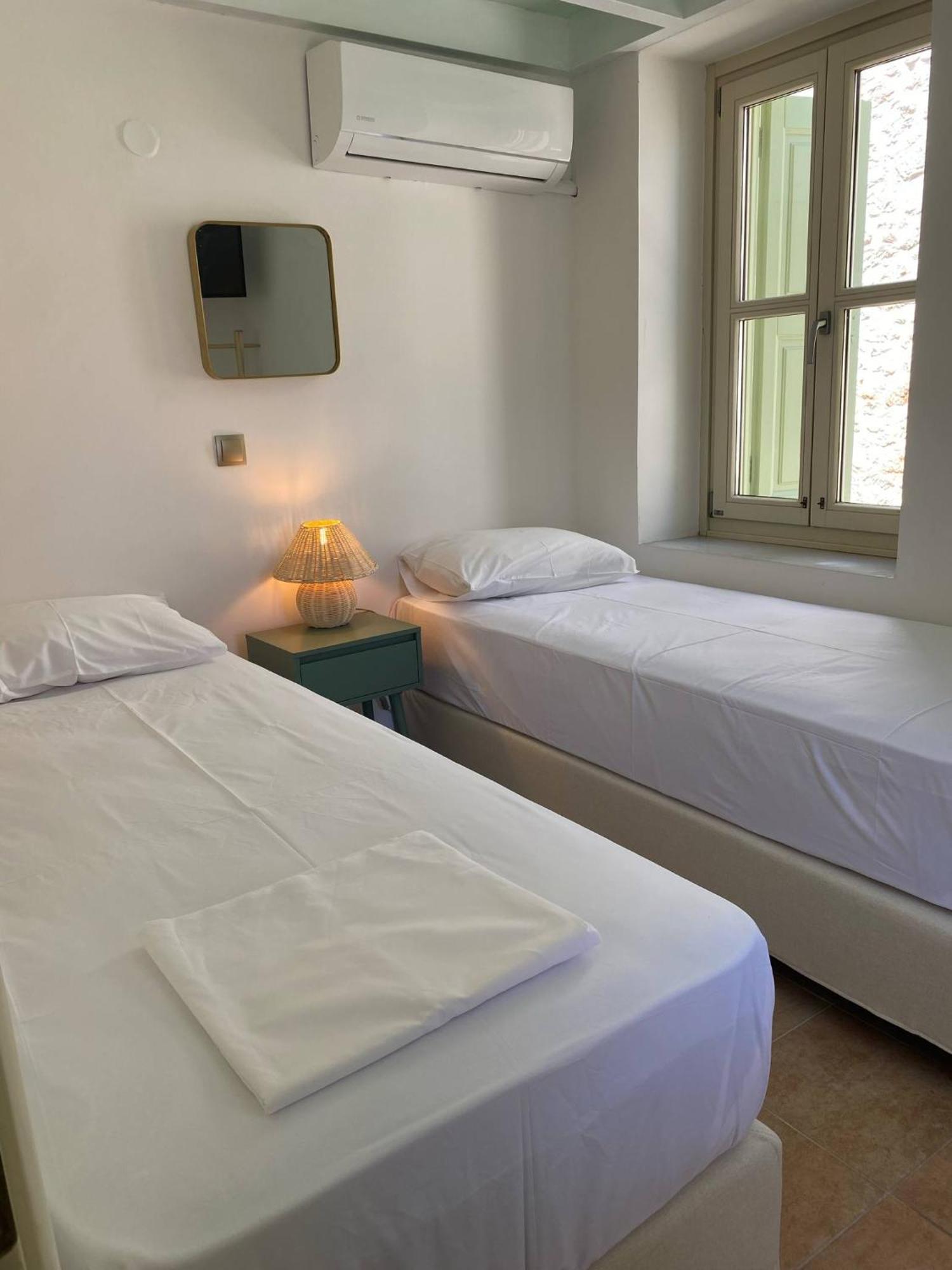Villa Theoni Chalki Town Extérieur photo
