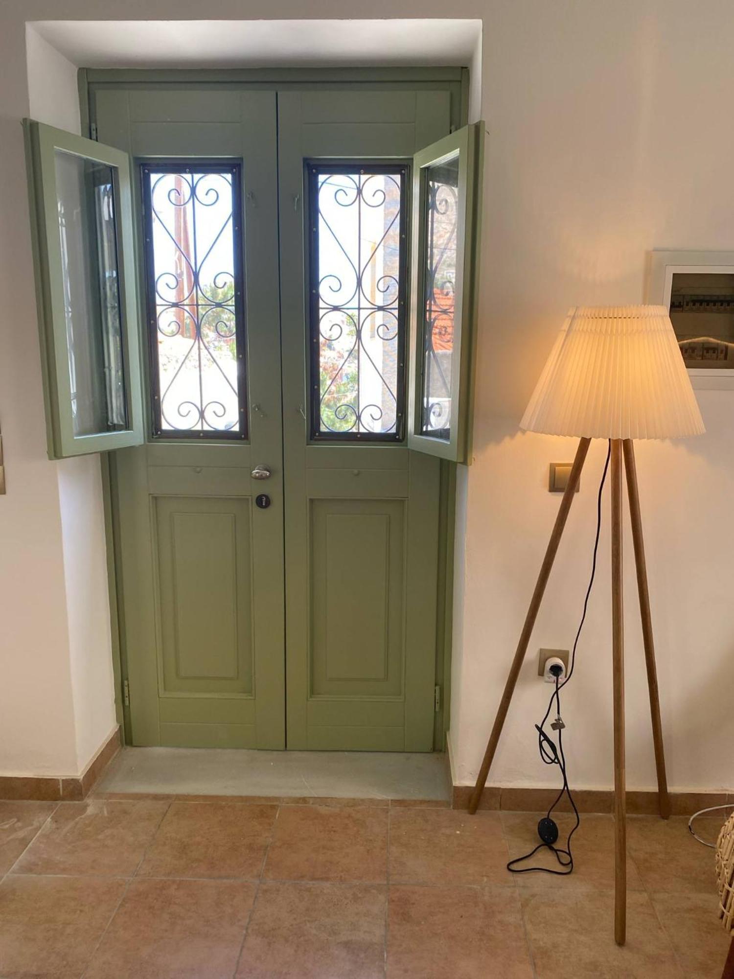Villa Theoni Chalki Town Extérieur photo